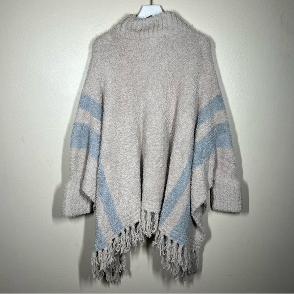 Barefoot Dreams Cozy Chic Beach Poncho Weather Fringe Beige Style 627 One Size - Picture 8 of 10